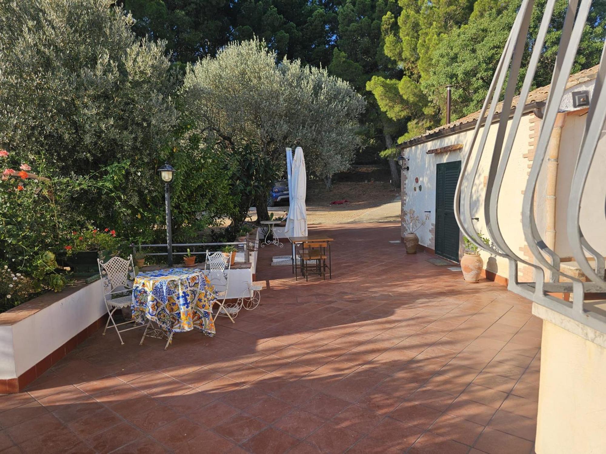ホテル Borgo Vignale Santuario di Gibilmanna エクステリア 写真